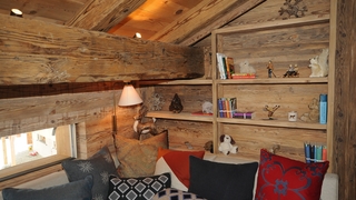 Marmotière bookcase